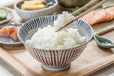 朝ごはん 米しかない：日本の食文化と現代のライフスタイル