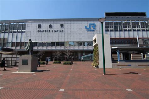 岡山駅 駐車場 連泊 - 都市の利便性と地方の魅力を考える